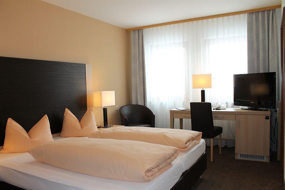 Sindersdorfer Hof Hotel ฮิลโพลท์ชไตน์ ภายนอก รูปภาพ